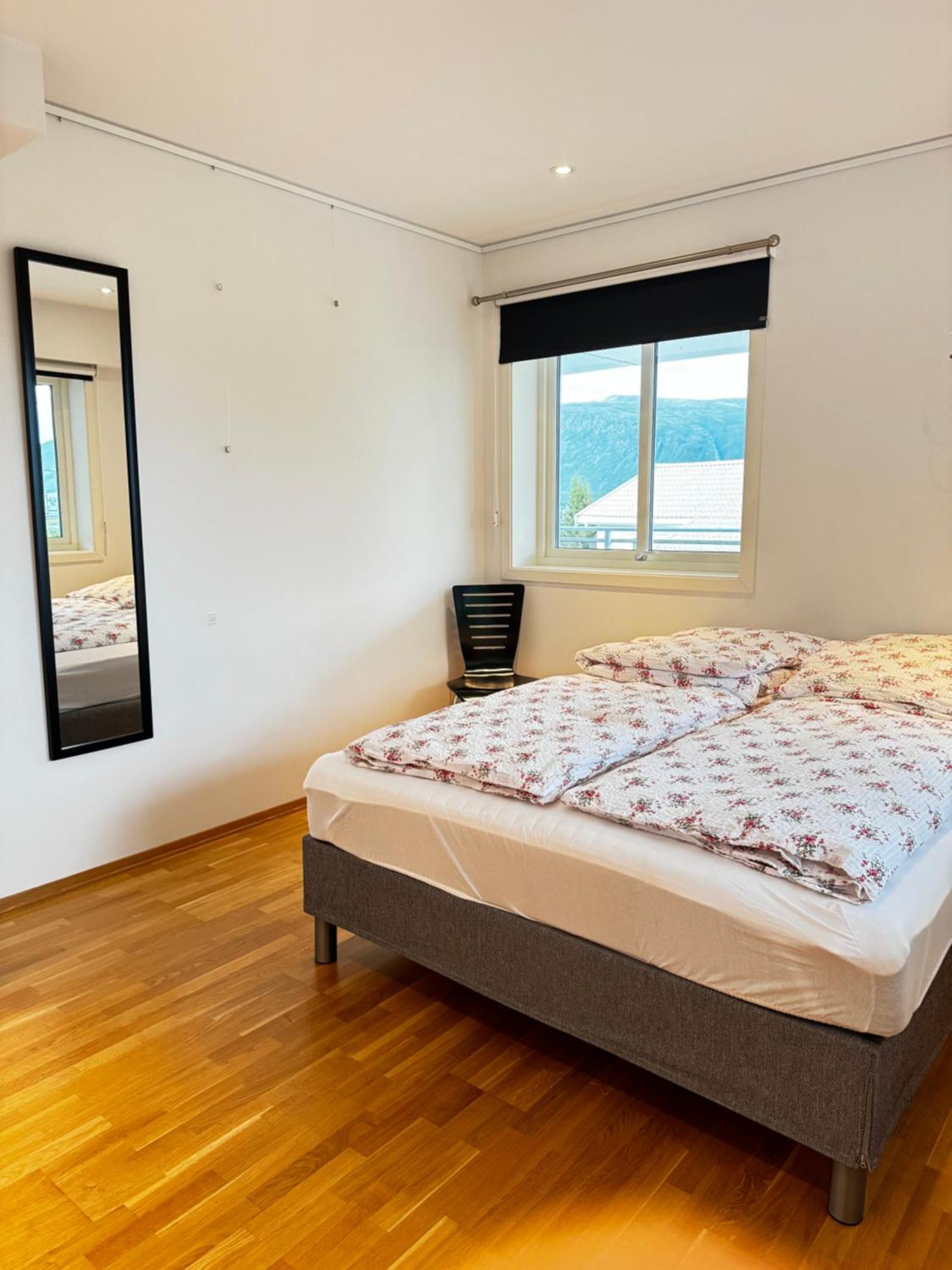 Sentral Leilighet Med Fantastisk Utsikt Tromsø Exteriör bild